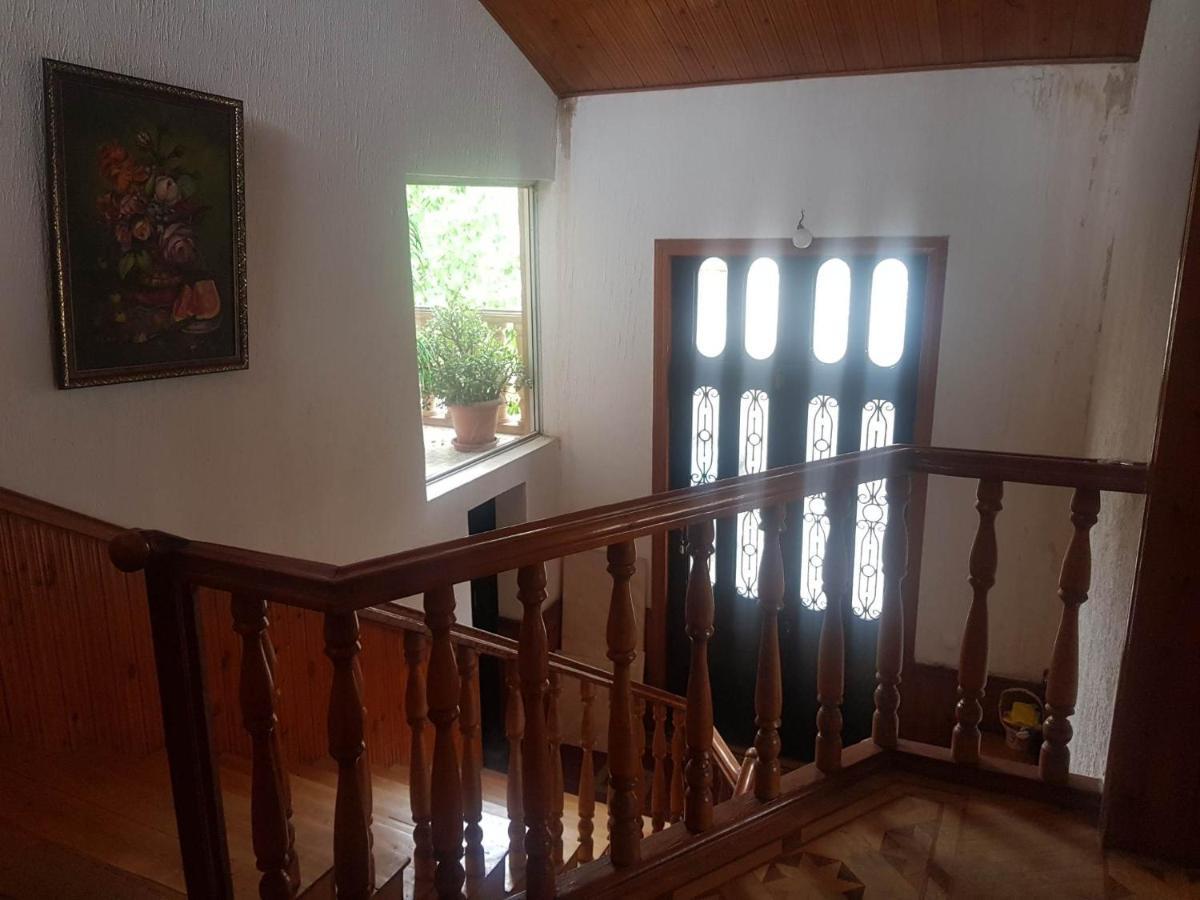 Hotel Shaumiani Kutaisi Esterno foto