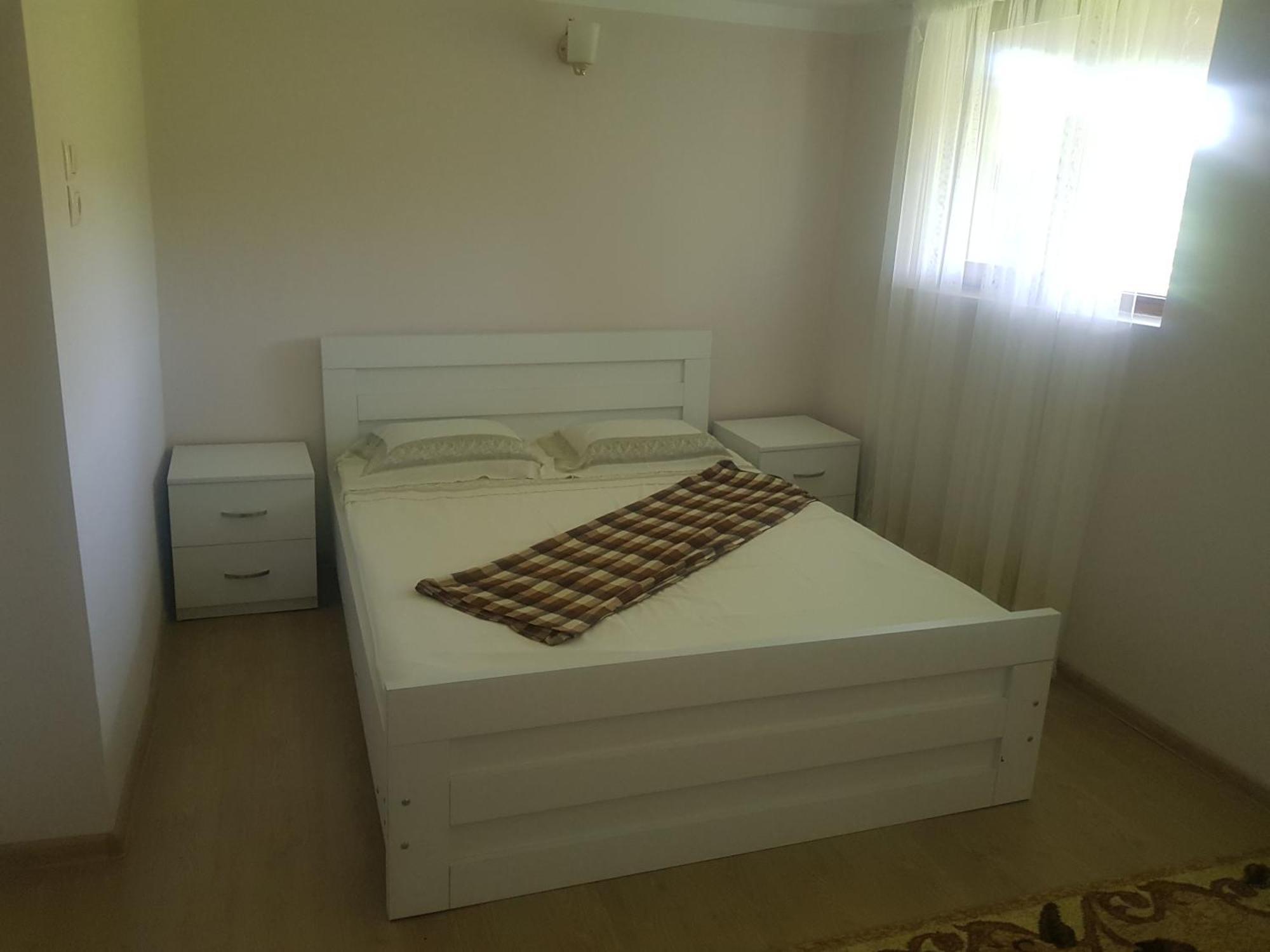 Hotel Shaumiani Kutaisi Esterno foto